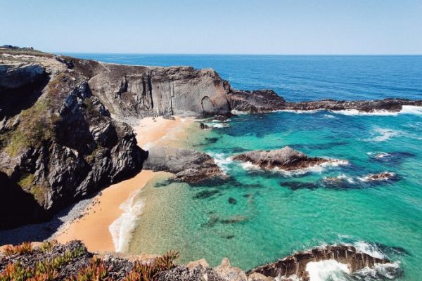 alentejo-antonio-mendes-ahywiJNptok-unsplash-696x522